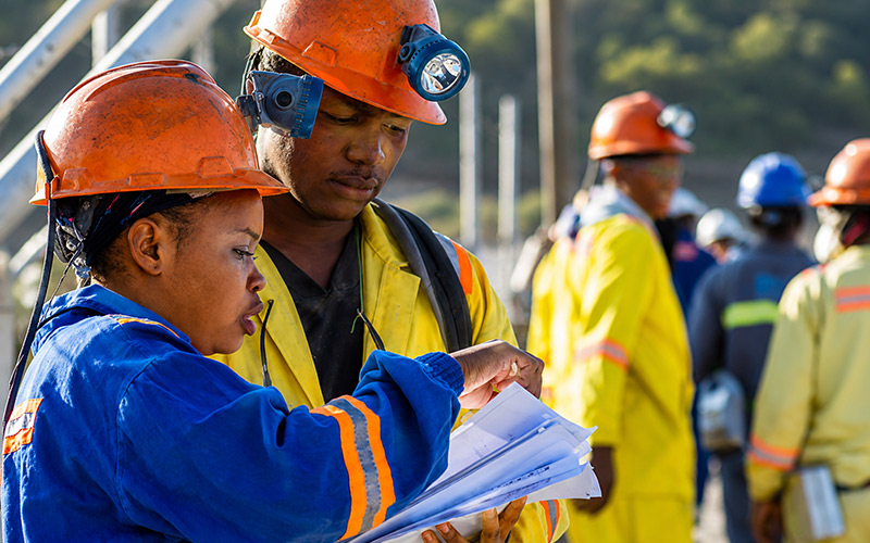 Students learning mining and manufacturing skills